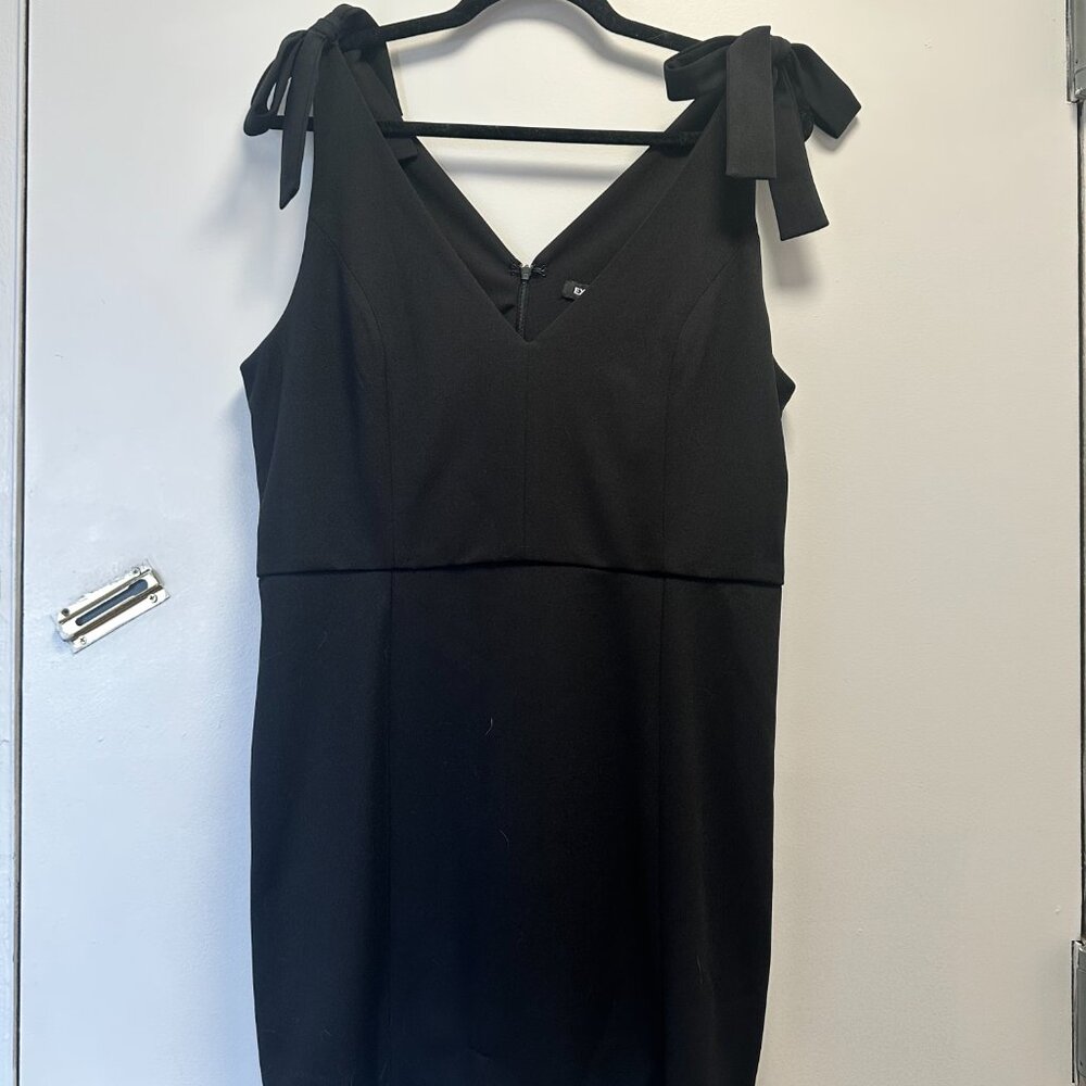 EXPRESS Little Black Dress Tie Strap V Neck – XL NWT